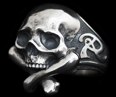 Rat Race - Cross Bone Skull RING